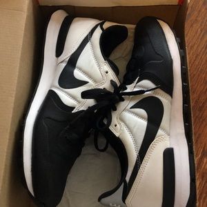 Nike Internationalist PRM SE